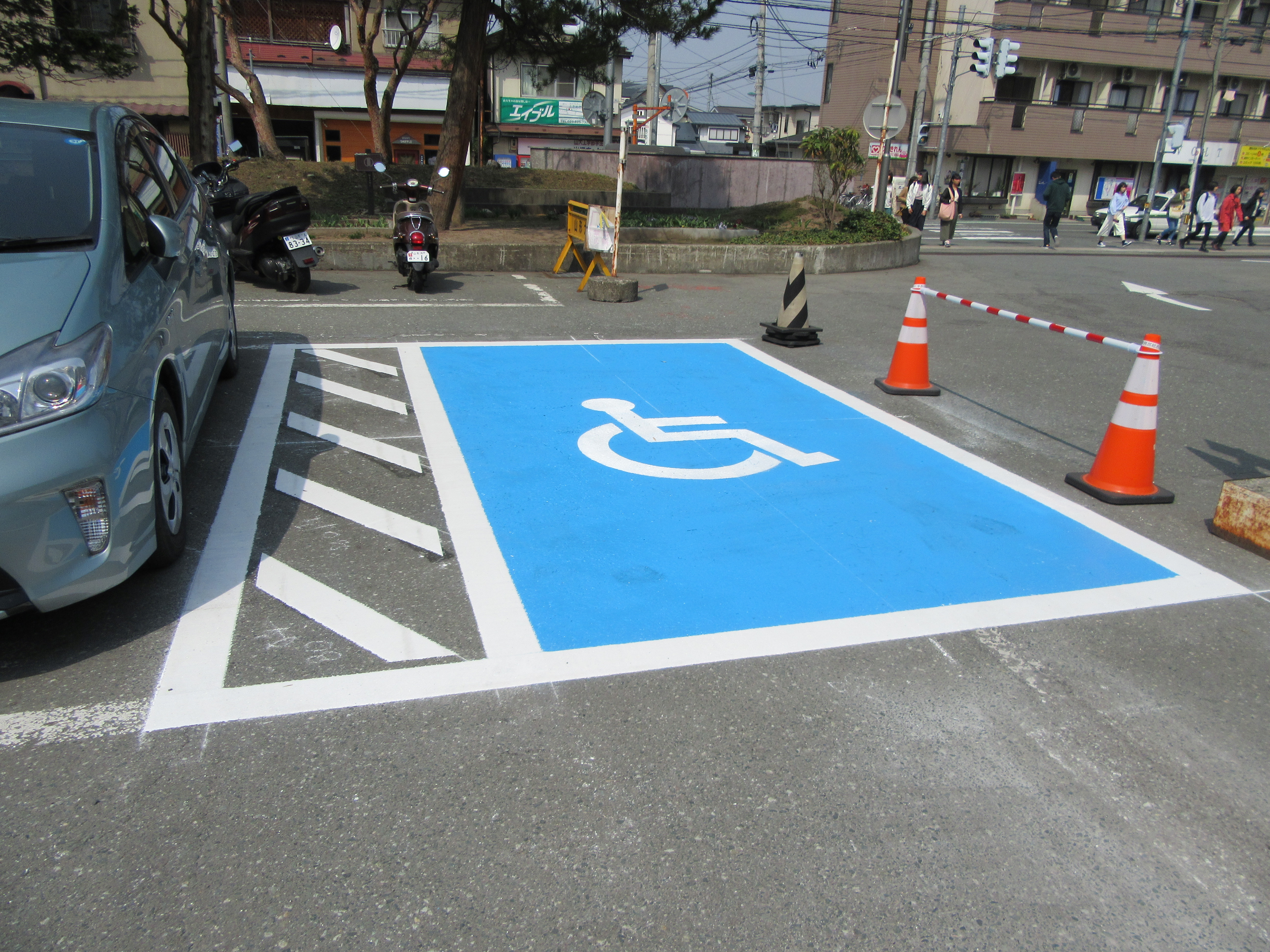 新しい身体障害者用駐車場の画像