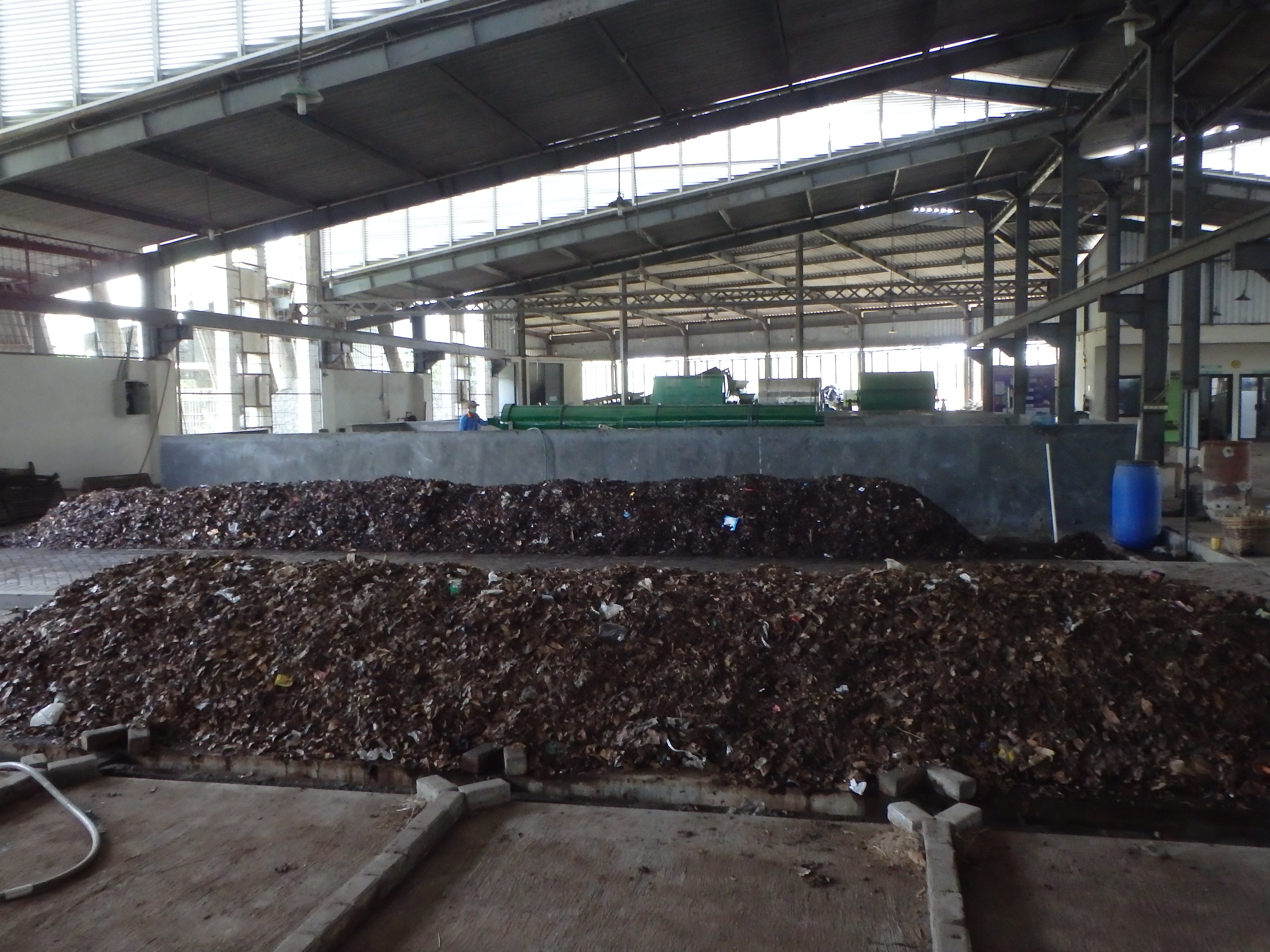 農業技術革新センターのゴミのリサイクル工場。の画像