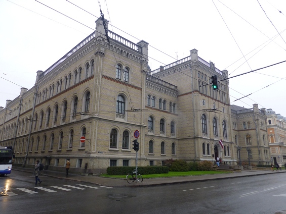 ラトビア大学本部ビルディングの画像