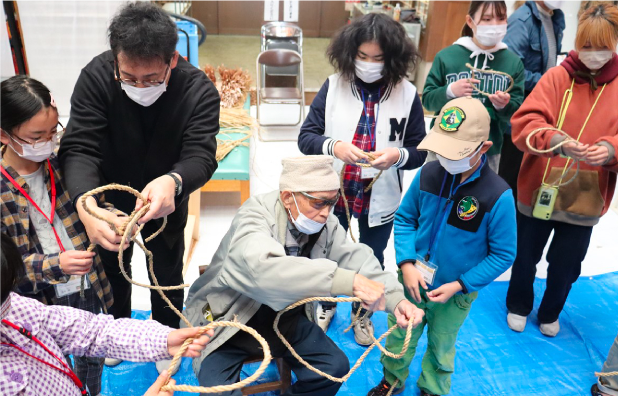 ワラ細工の技法体験