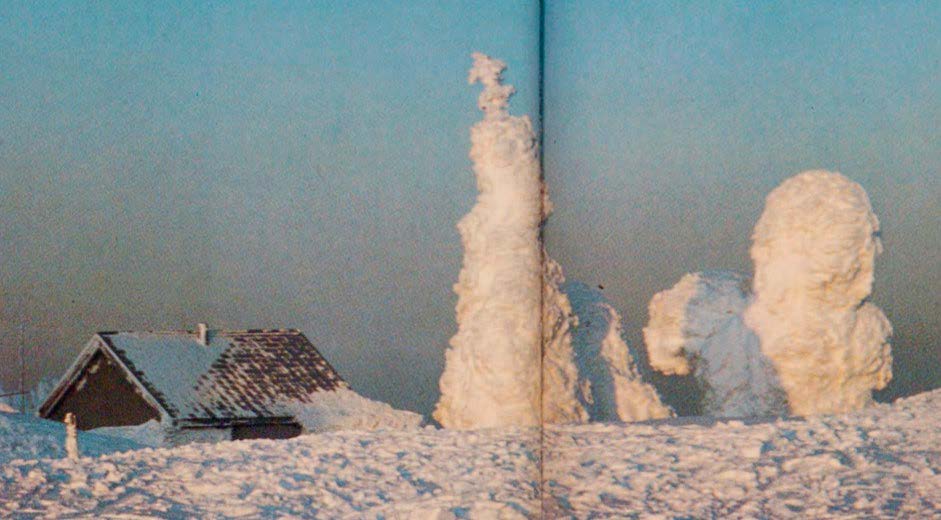 「地蔵小屋」と樹氷（アイスモンスター）の画像