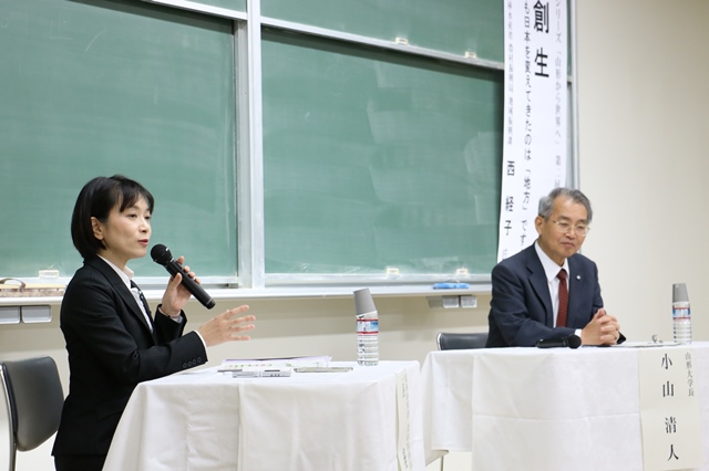 会場の質問に答える西氏の画像