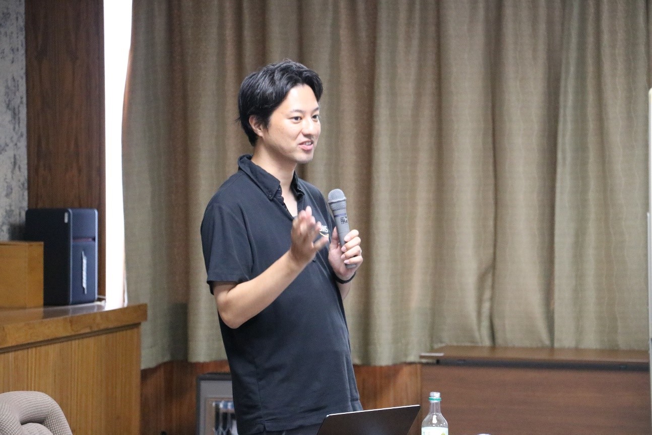 講師の松川氏（アマゾン ウェブ サービス ジャパン合同会社 金融事業統括本部 アライアンス推進営業部 担当部長）の画像