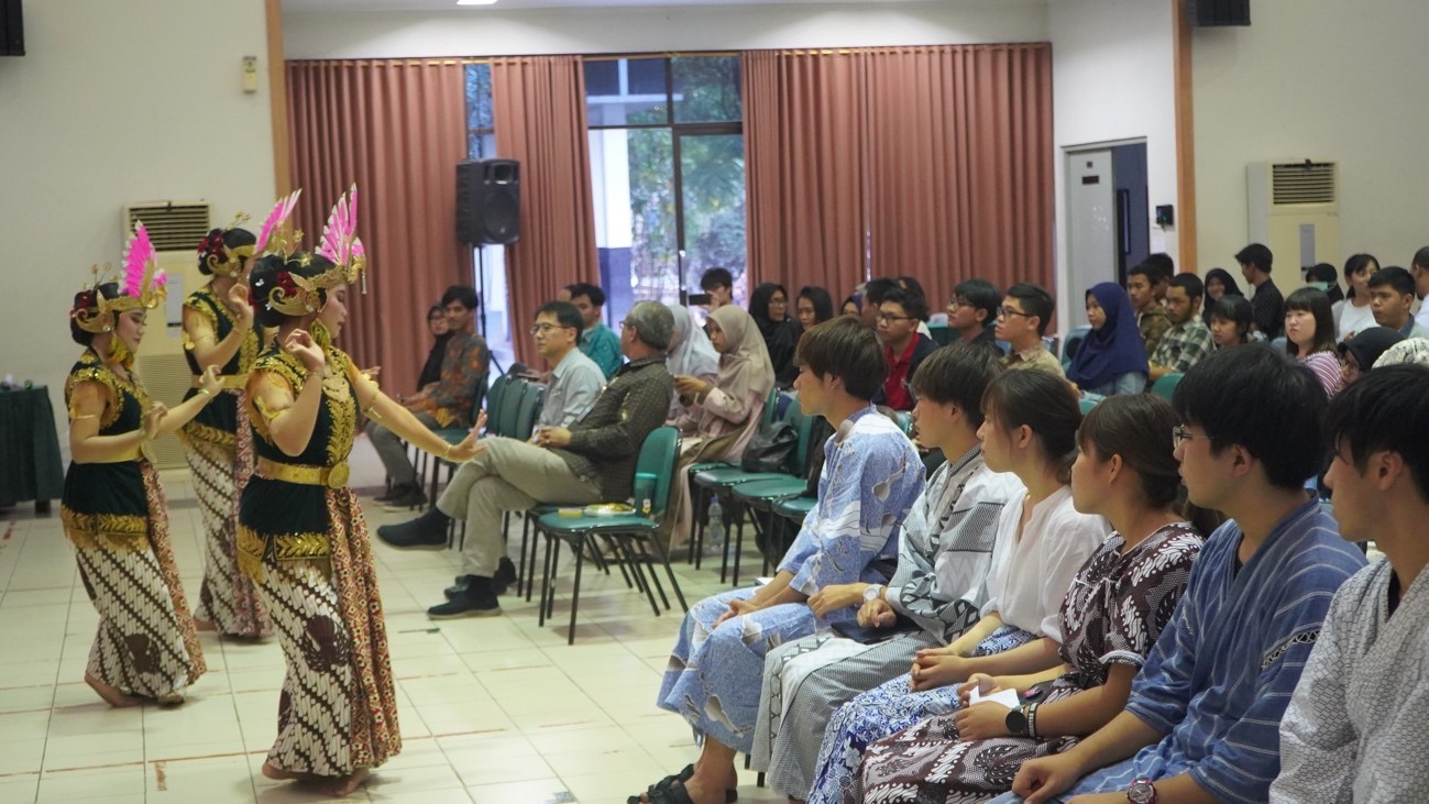 交流会の様子の画像