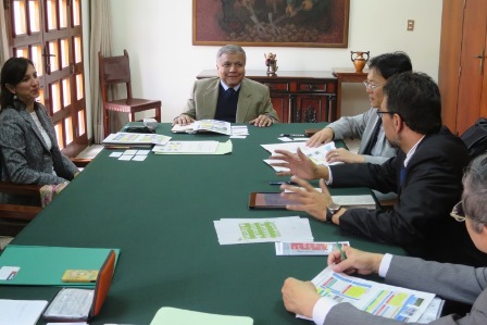 ラ・モリーナ国立農業大学長との会談（ペルー・リマ） の画像