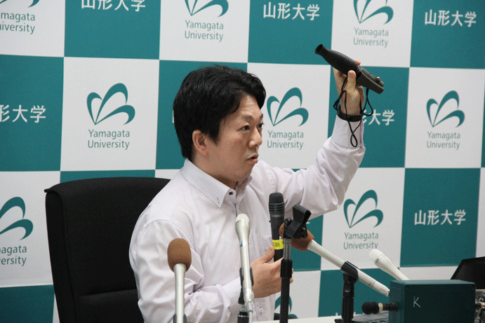 シカ侵入の新検知手法を開発した江成准教授（森林動物管理学）の画像