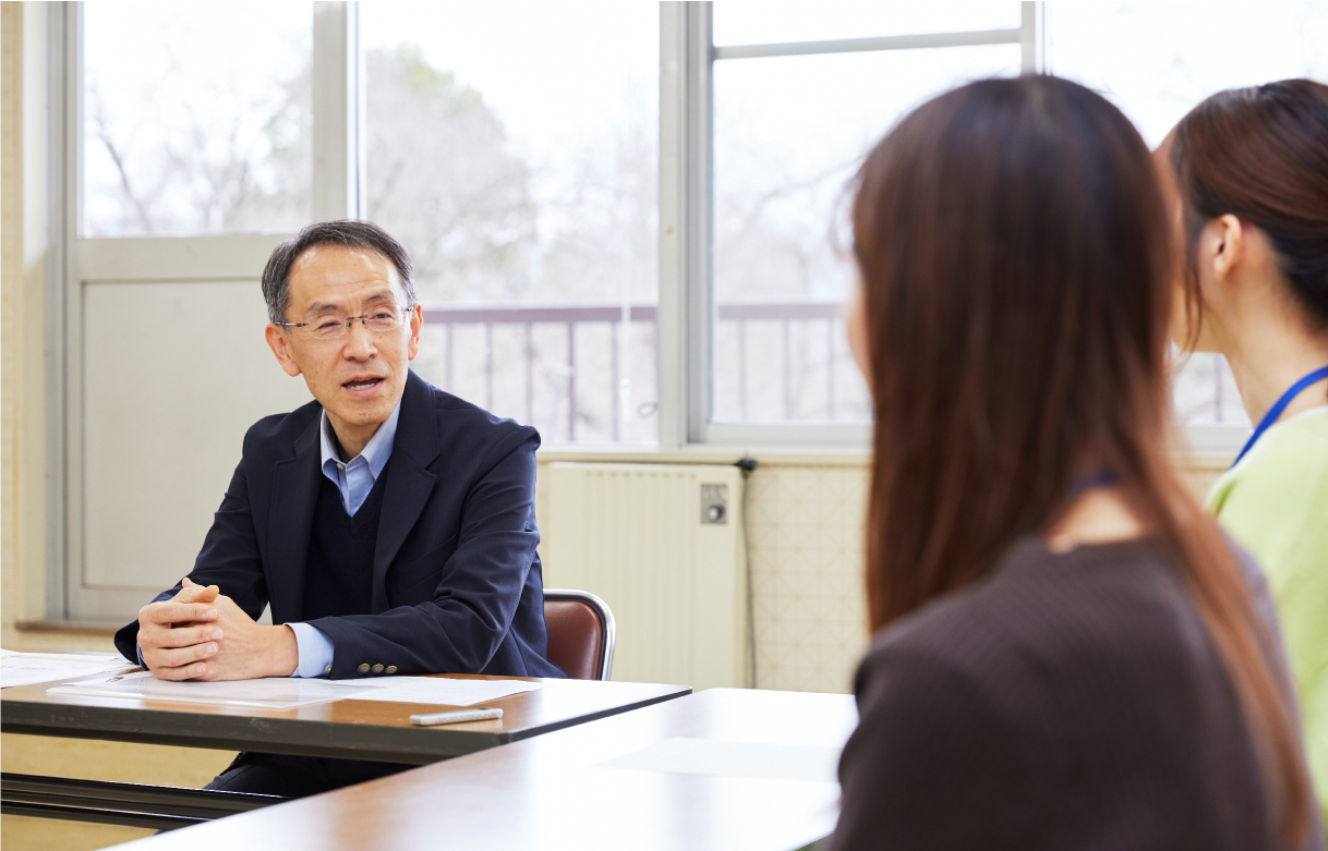 今田先生と伊藤さん・湊谷さん