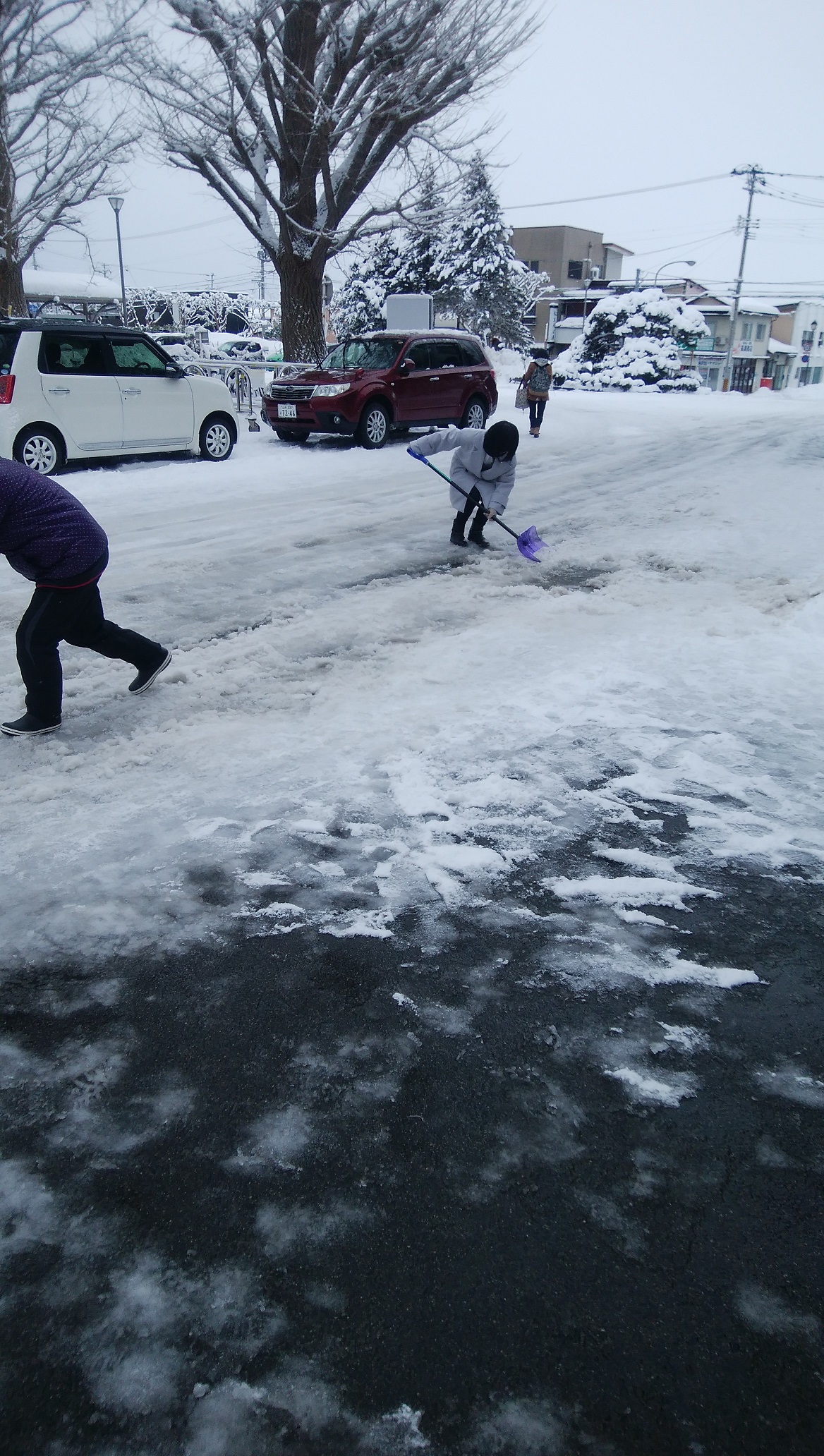 雪かき中１