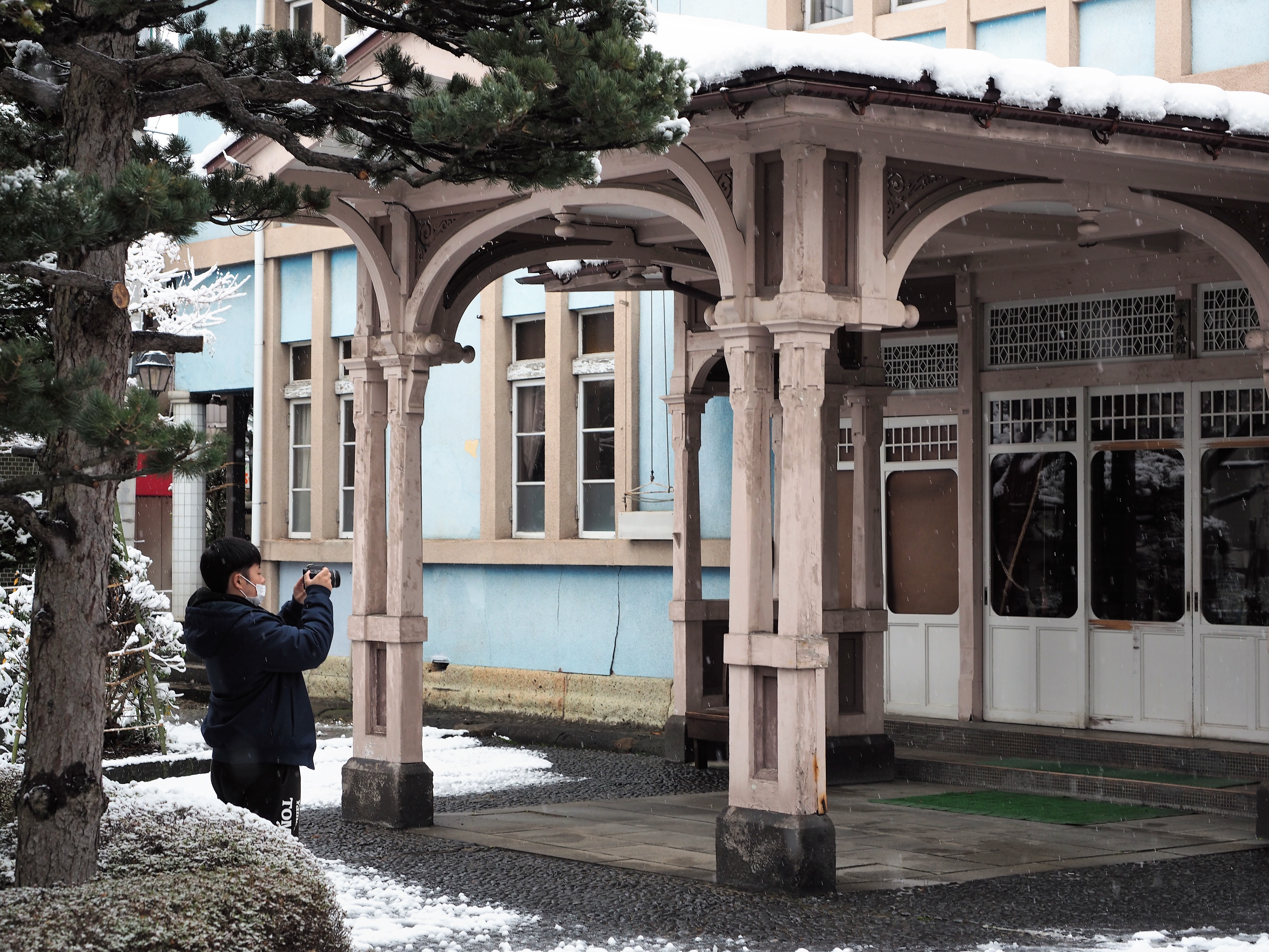 「まちの記憶を残し隊」による撮影風景。の画像