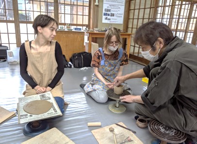 平清水焼体験の様子の画像