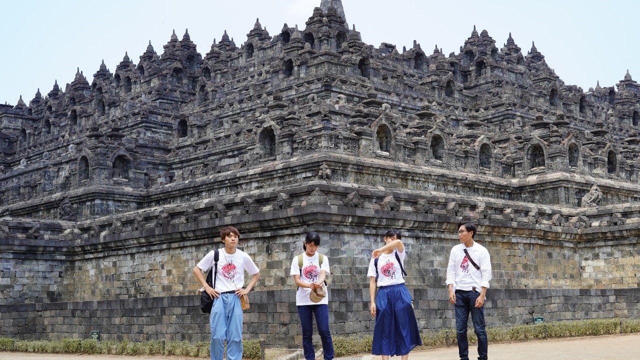 ボロブドゥール寺院にての画像