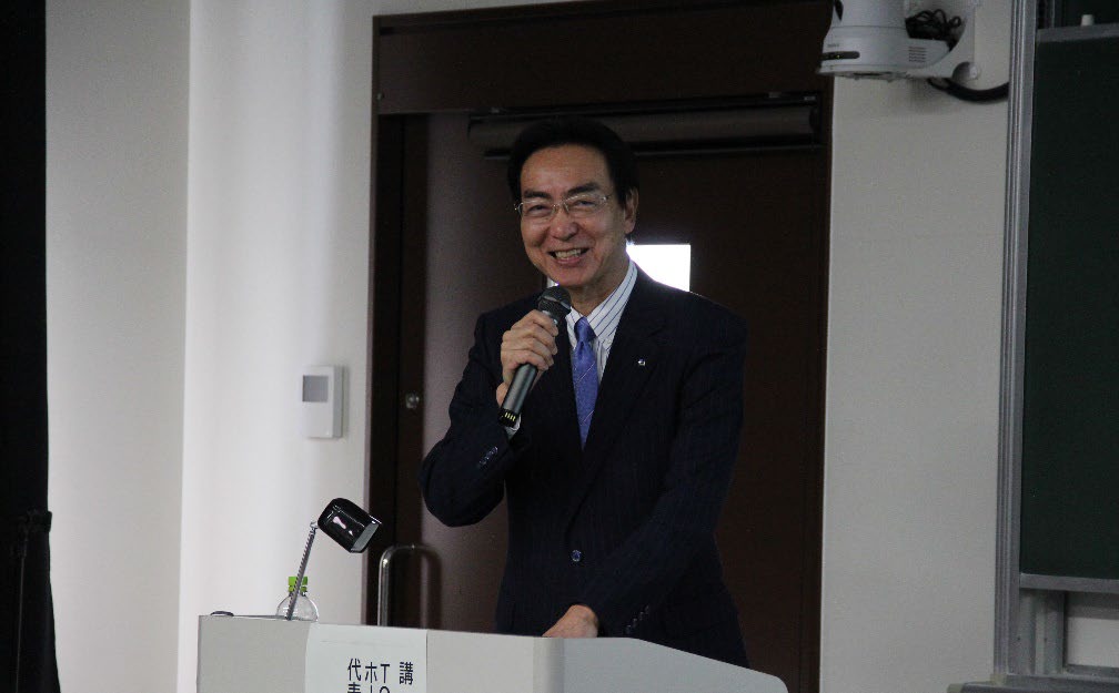 ご講演される麿社長の画像