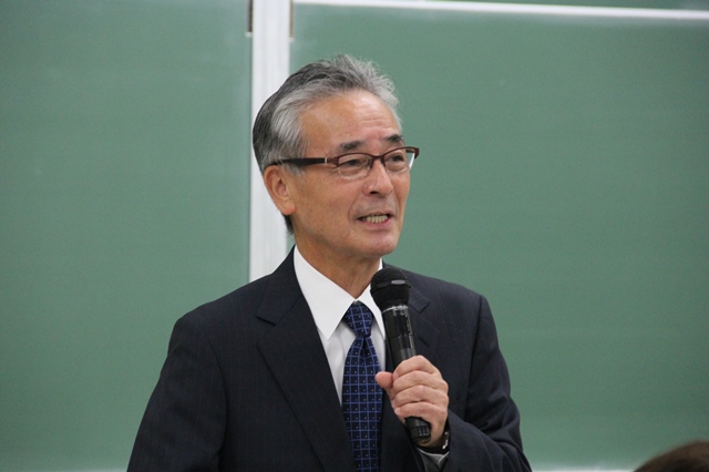 講演を行った須田哲夫氏の画像