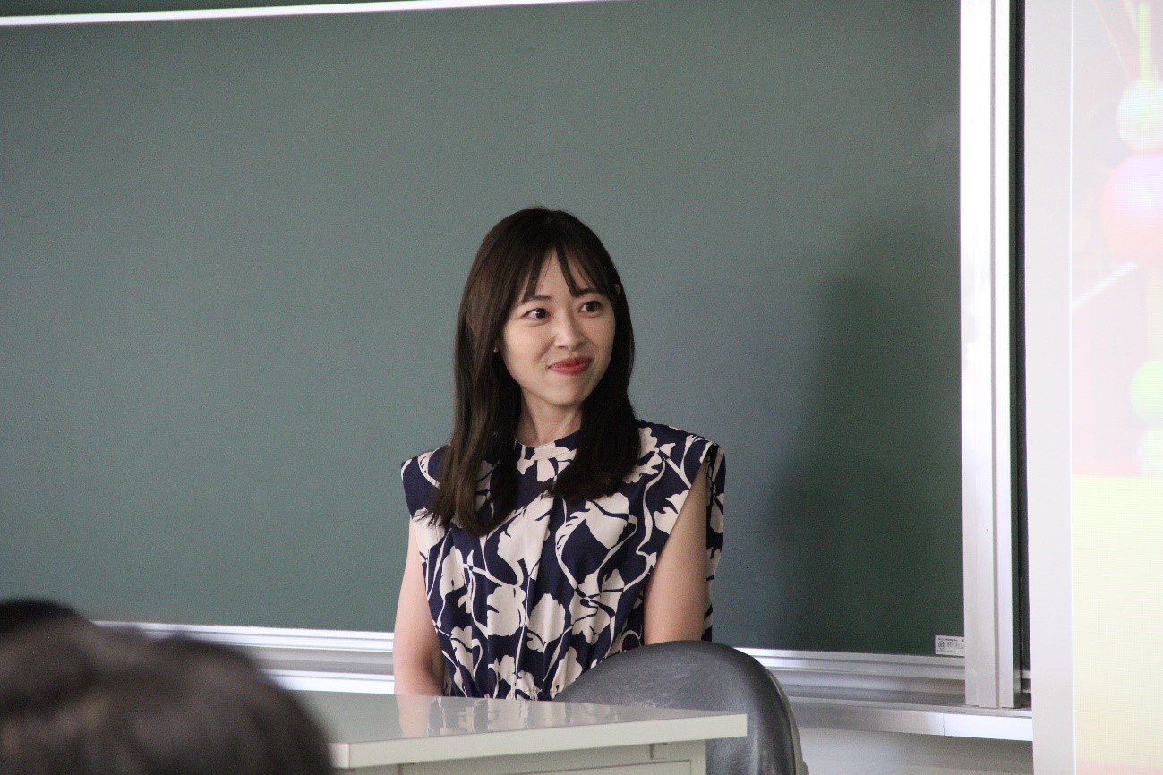 フリーアナウンサー　伊藤永夏さんの画像