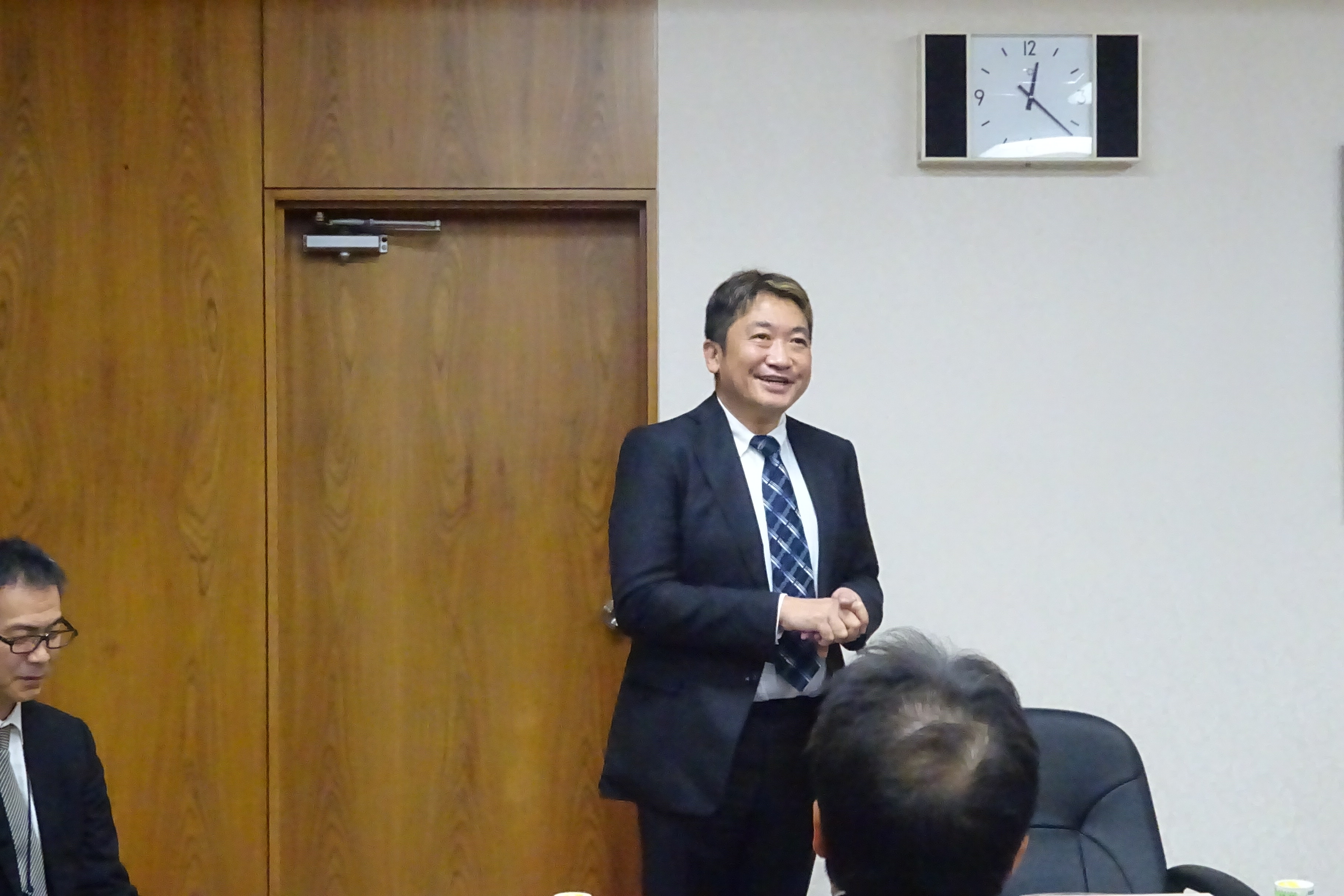 授与後にあいさつされる田川様の画像