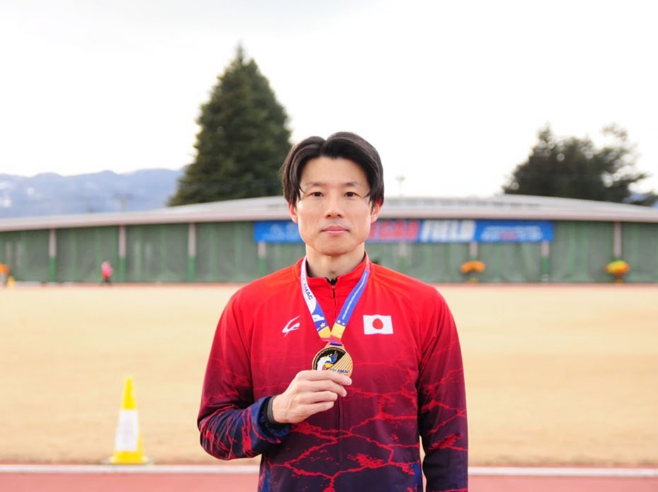 陸上選手と市役所職員の “二刀流”。 30代最後に長年の努力が花開く。