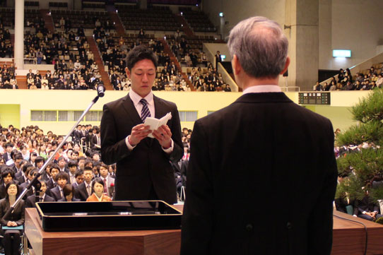 修了生代表答辞の画像