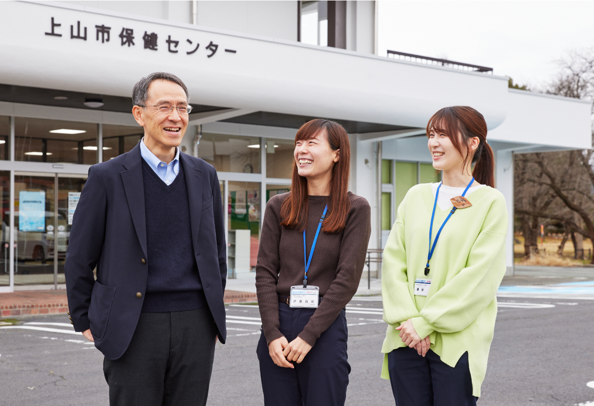 今田先生と伊藤さん・湊谷さん 談笑