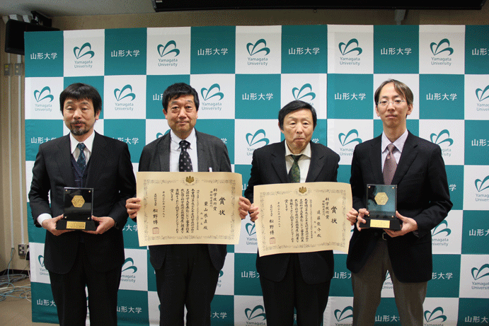 科学技術分野の文部科学大臣表彰を受賞した、(左から)渡邉教授、栗山教授、遠藤准教授、津留准教授の画像