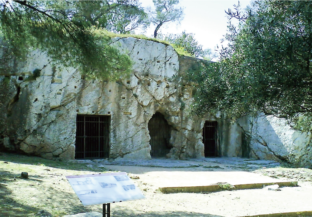 ソクラテスが最期を迎えたとされる洞穴