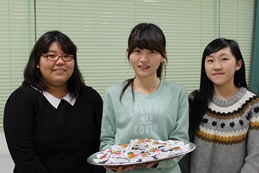 左から菅井　奈美さん、林　宜嫻 さん、江　佳蓉さんの画像