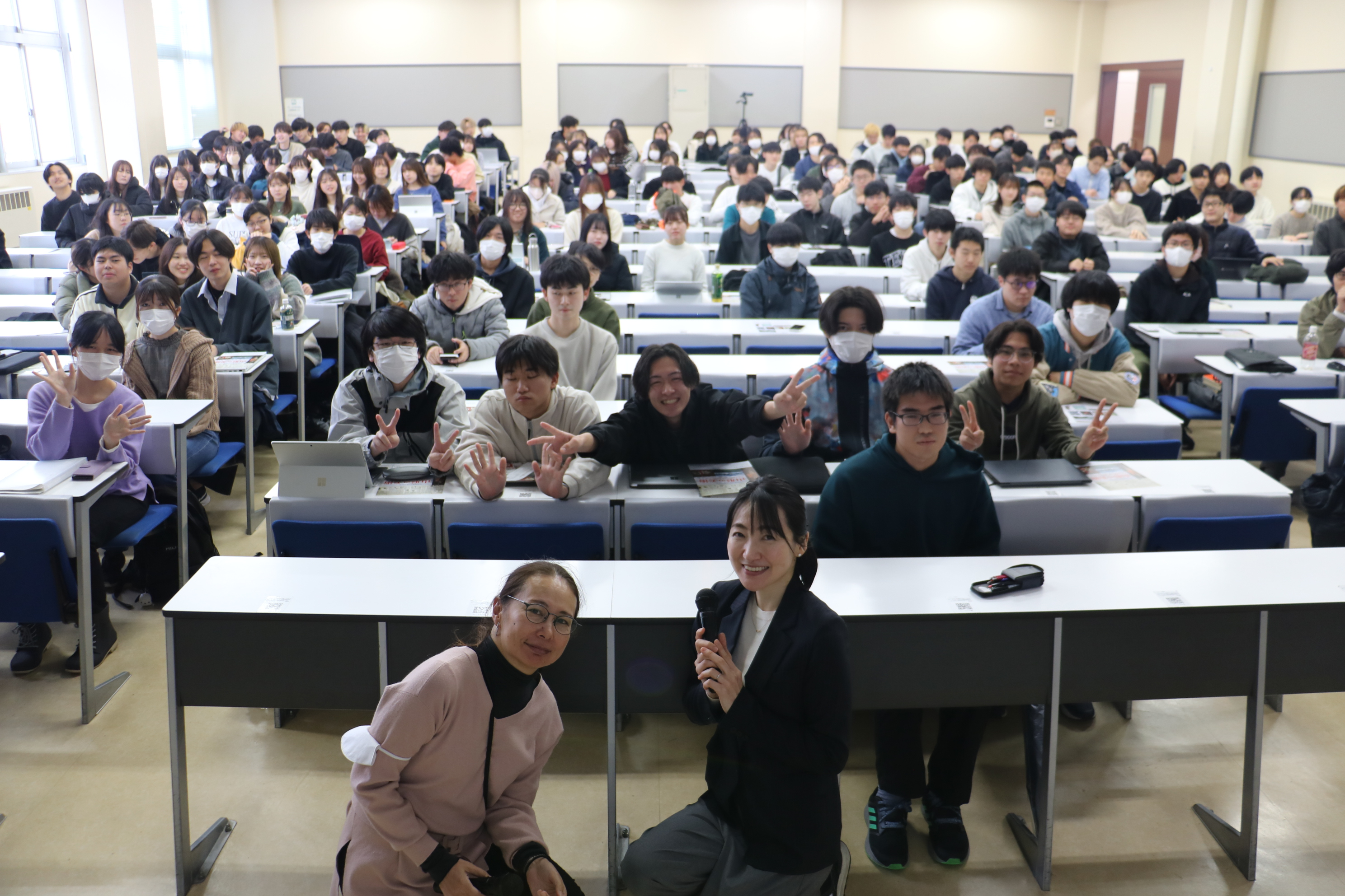 白幡菜穂子さん・佐藤琴先生と受講生の皆さんの画像