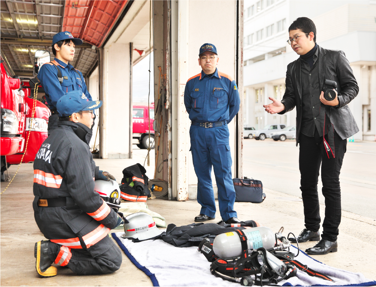 消防士からヒアリングを行う江目先生