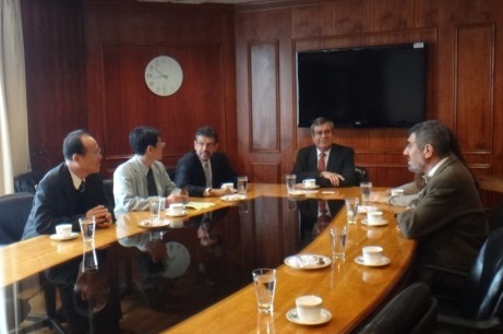 国立タルカ大学長との会談（チリ・タルカ） の画像