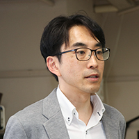 うちざわけい