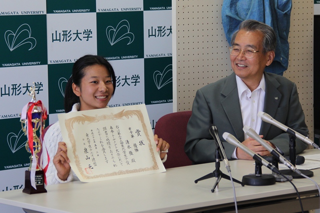 テニス東北学生春季トーナメント優勝の清水優さんの画像