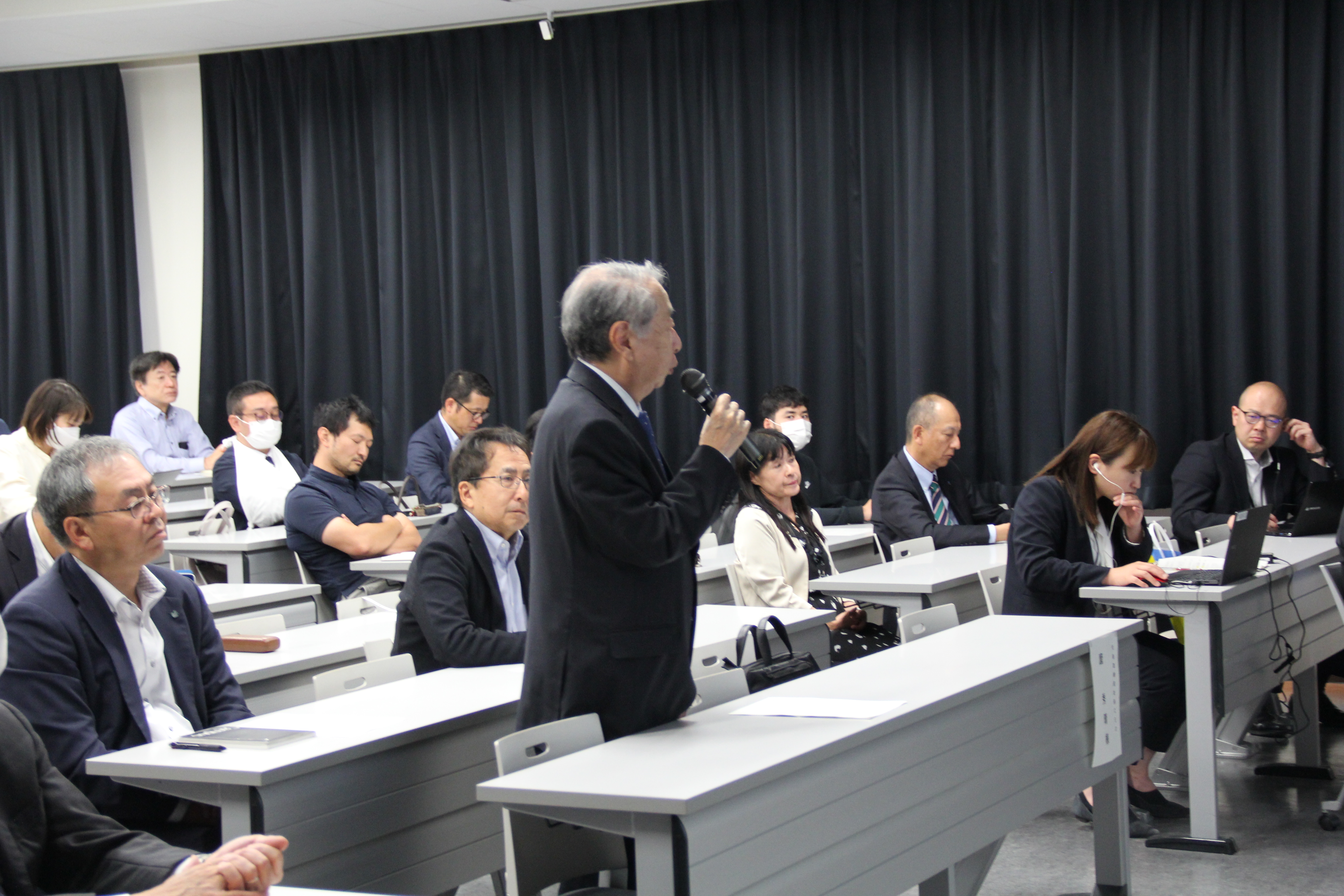 玉手学長の画像