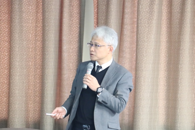 産学連携の動向について講演した山形大学国際事業化研究センターの小野浩幸副センター長の画像