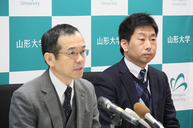 株式会社フューチャーインクの事業について説明する時任静士教授（左）と熊木大介准教授（右）の画像