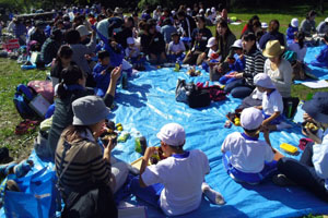 秋をさがそう〜盃山・馬見ヶ崎河原探検&親子芋煮会〜