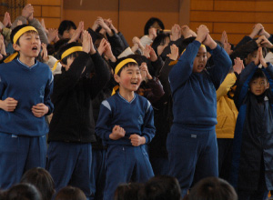 6年生を送る集会写真