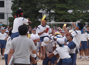 高学年種目「騎馬戦」