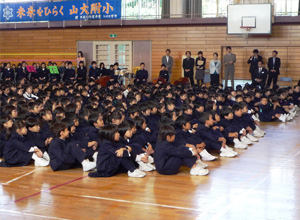 ふきの葉の下の小人たち